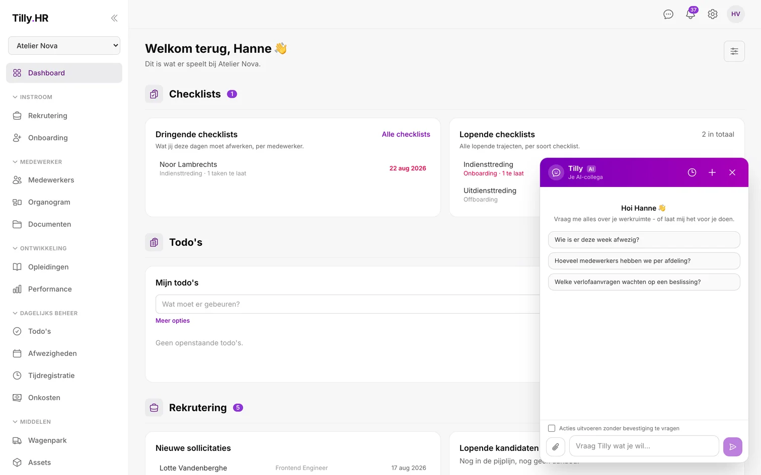 De Tilly AI-assistent open over het dashboard